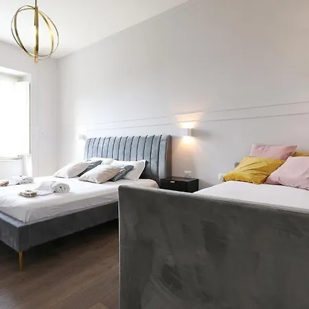 Plaza Suites, Luxury Collection Гостевой дом