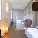 Plaza Suites, Luxury Collection 4*