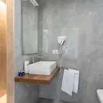 Plaza Suites, Luxury Collection 4*