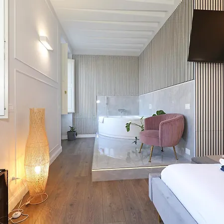 Plaza Suites, Luxury Collection 4*
