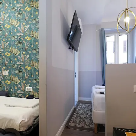 Plaza Suites, Luxury Collection 4*