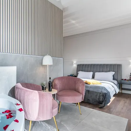 Plaza Suites, Luxury Collection