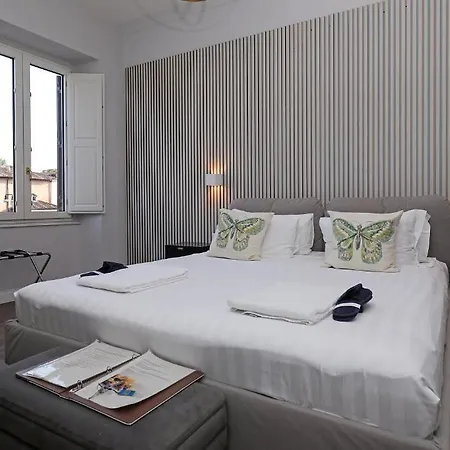 Plaza Suites, Luxury Collection